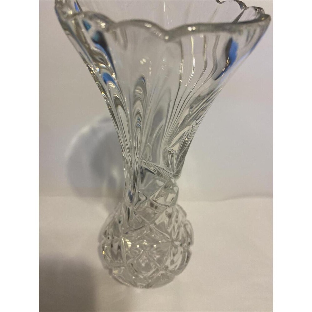 CRYSTAL VASE - Picture 4 of 8